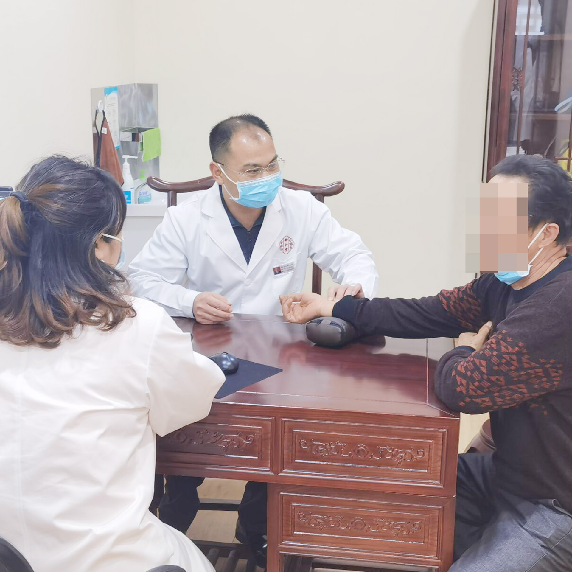 央视CCTV《走进医师》专访：福州御和堂中医肿瘤医师胡其松